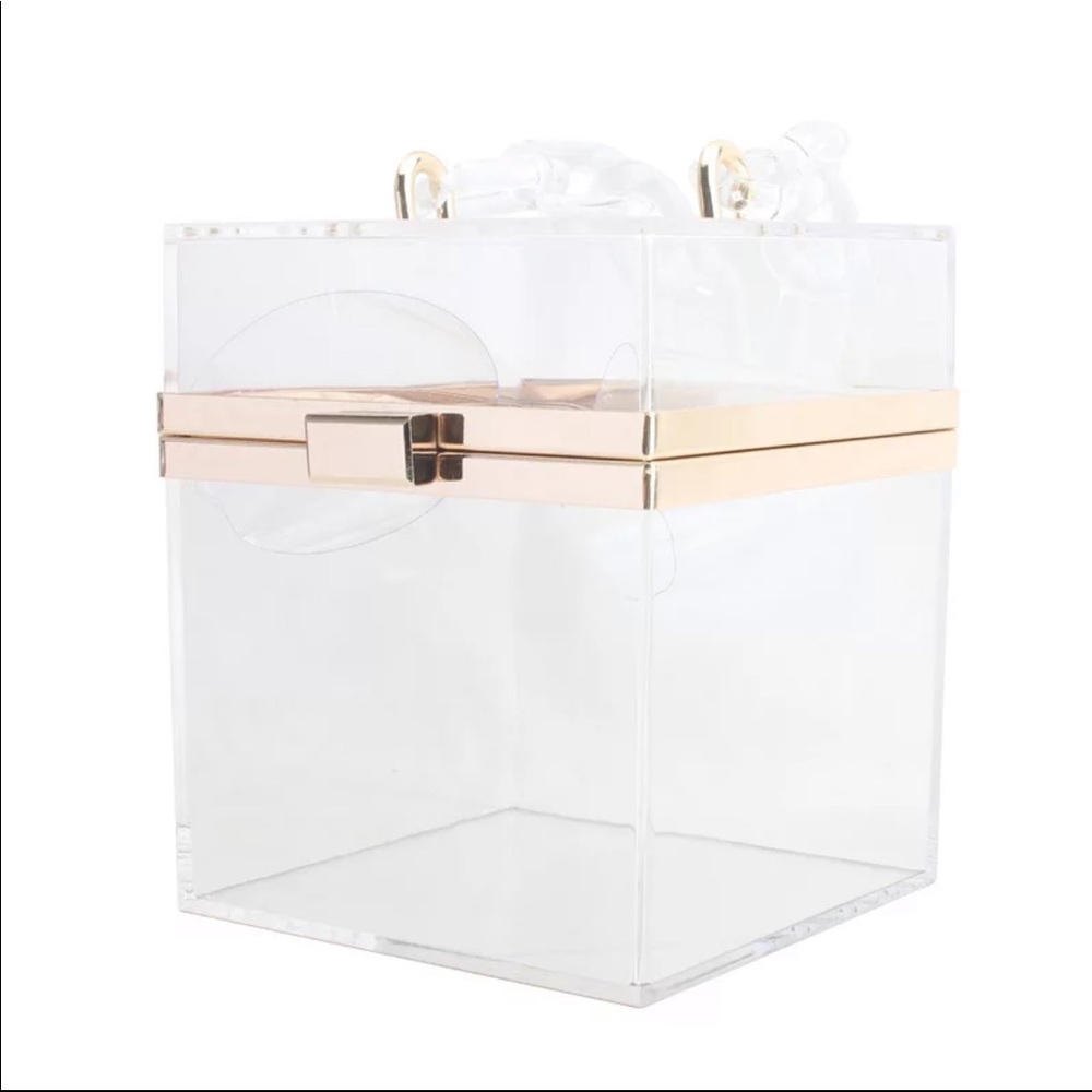 Clear cubed purse